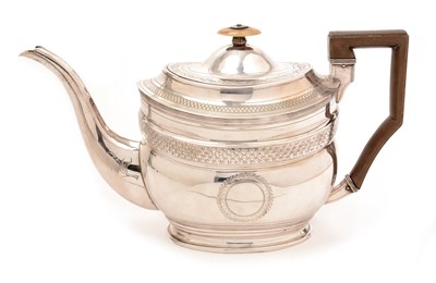 Lot 185 - A George III silver teapot, by Thomas Watson, Newcastle
