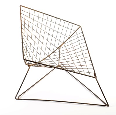 Lot 59 - Manner of Harry Bertoia: a wirework diamond pattern chair.