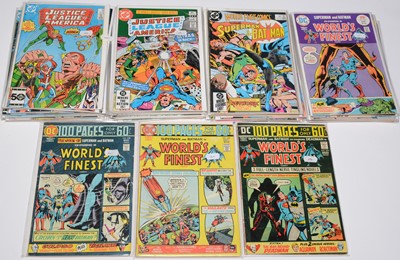 Lot 932 - DC Comics.