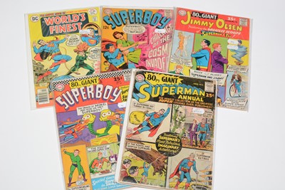Lot 943 - DC Comics.