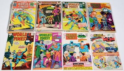 Lot 976 - DC Comics.