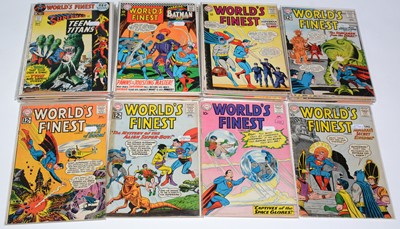 Lot 977 - DC Comics.