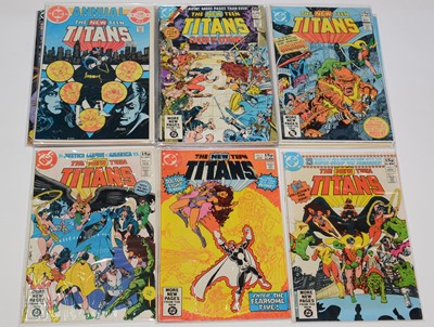 Lot 989 - DC Comics.