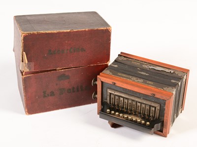 Lot 271 - La Petit Accordino