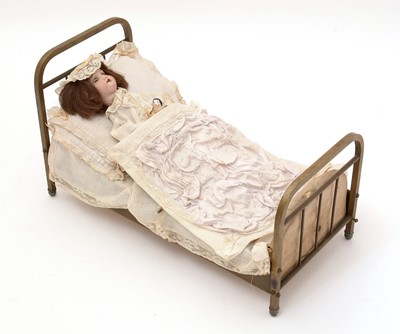 Lot 128 - An Armand Marseille clockwork automation doll