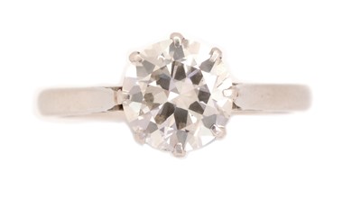 Lot 38 - A brilliant cut solitaire diamond ring.
