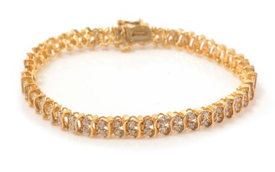 Lot 123 - A diamond bracelet