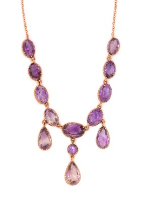 Lot 126 - An early 20th Century amethyst fringe necklace
