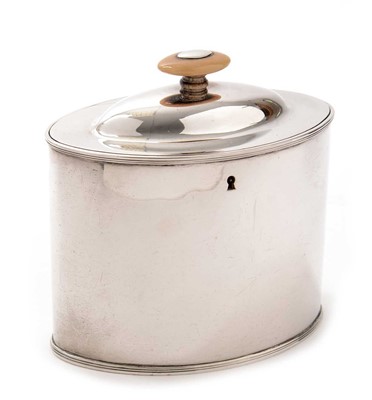 Lot 177 - A George III silver tea caddy