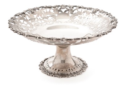 Lot 181 - An Edward VII silver tazza