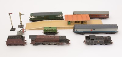Lot 210 - A Hornby Dublo OO-gauge train set