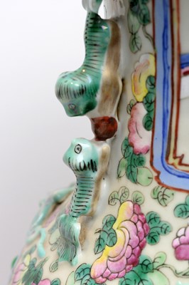 Lot 713 - 19th Century Cantonese vase
