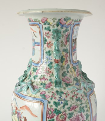 Lot 713 - 19th Century Cantonese vase