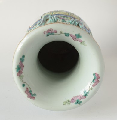 Lot 713 - 19th Century Cantonese vase