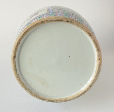 Lot 713 - 19th Century Cantonese vase