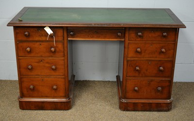 Lot 52 - A late Victorian/early Edwardian mahogany writing desk