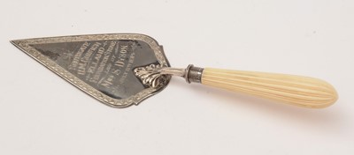 Lot 28 - An early 20th Century presentation trowel