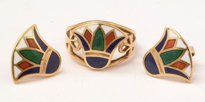 Lot 45 - An Egyptian revival gold and enamel ring and matching earrings