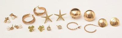 Lot 98 - A quantity of yellow-metal earrings.