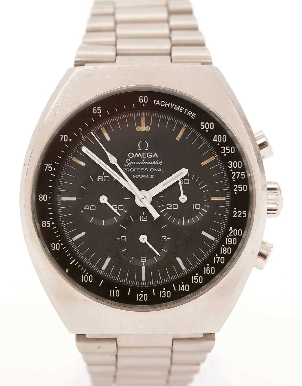 Lot 25 - Omega Professional Seamaster Mark II: a stainless steel cased wristwatch
