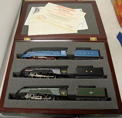 Lot 164 - Hornby Railways Sir Ralph Wedgwood locomotive set