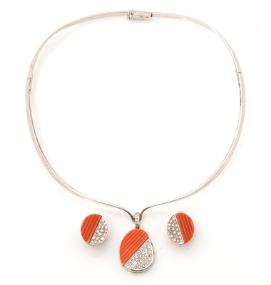 Lot 419 - Asprey & Co Ltd: a coral, diamond and 18ct white gold necklace and earrings