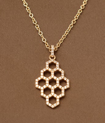 Lot 100 - A Birks of London diamond pendant necklace