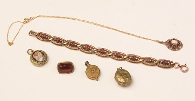 Lot 144 - Yellow metal and gilt metal jewellery
