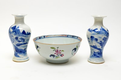 Lot 715 - Pair small Chinese blue and white vases, famille rose bowl