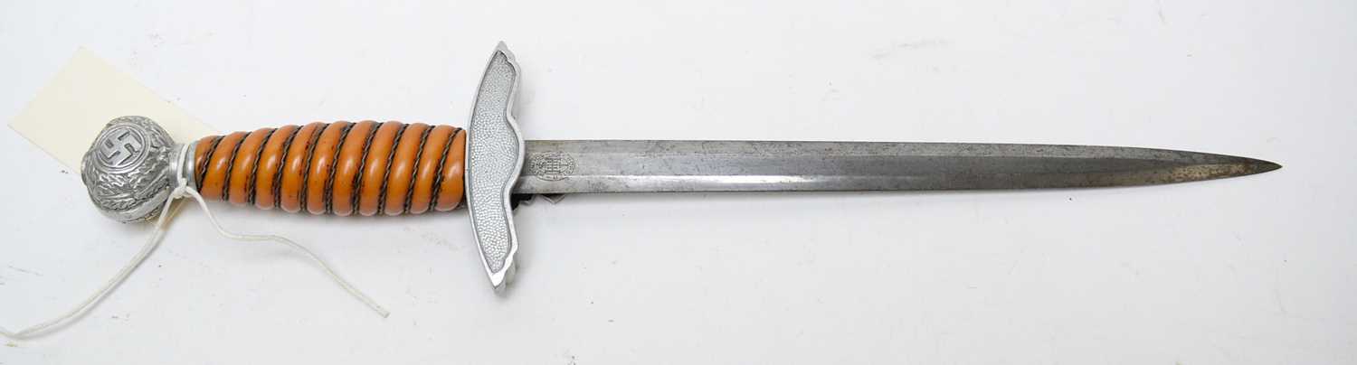 Lot 431 - A German WWII Luftwaffe dagger, by E & F Horster