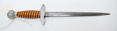Lot 431 - A German WWII Luftwaffe dagger, by E & F Horster