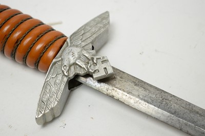 Lot 431 - A German WWII Luftwaffe dagger, by E & F Horster