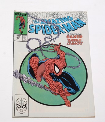 Lot 692 - Marvel Comics.