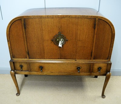 Lot 35 - An Art Deco oak drinks cabinet