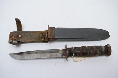 Lot 450 - A United-States Navy Ka-Bar fighting utility knife