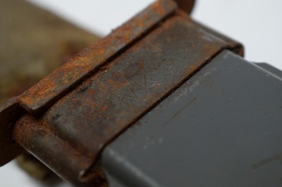 Lot 450 - A United-States Navy Ka-Bar fighting utility knife