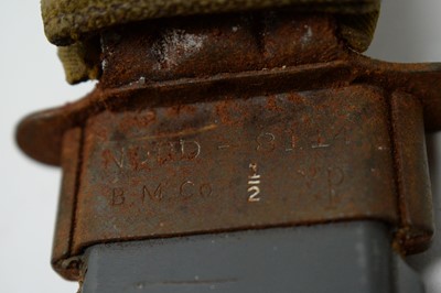 Lot 450 - A United-States Navy Ka-Bar fighting utility knife