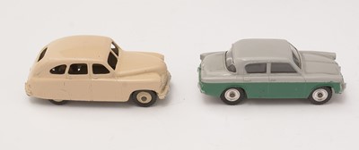 Lot 337 - Dinky toys vehicles
