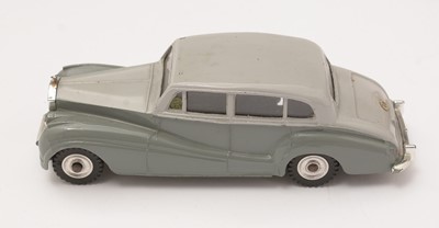Lot 337 - Dinky toys vehicles