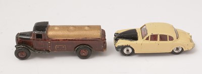 Lot 337 - Dinky toys vehicles