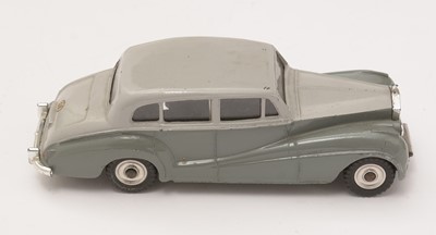 Lot 337 - Dinky toys vehicles