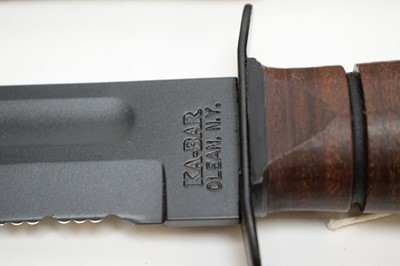 Lot 456 - A modern Ka-Bar United-State Marine Corps fighting knife