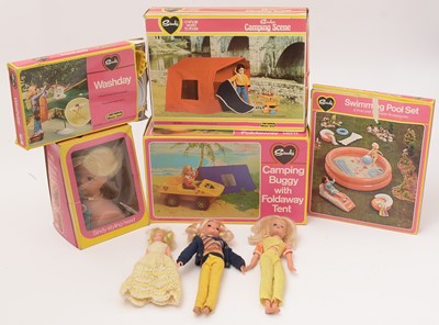Lot 220 - Boxed Pedigree Sindy doll lifestyle equipment and accessories
