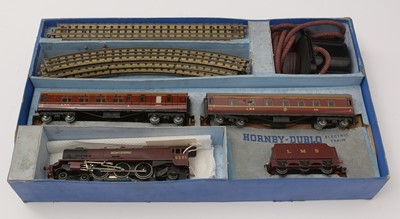 Lot 137 - A Hornby Dublo OO-gauge train set