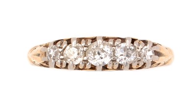Lot 116 - A five stone diamond ring