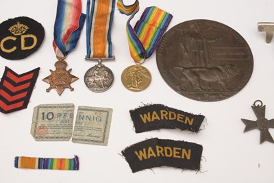 Lot 420 - Group of WWI medals and insignia