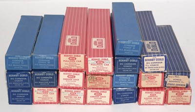 Lot 170 - Boxed Hornby Dublo OO-gauge coaches