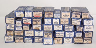 Lot 160 - Hornby Dublo model railway rolling stock