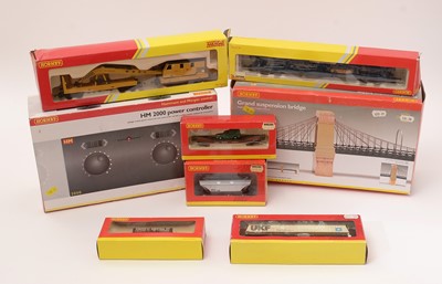 Lot 215 - Hornby HM 2000 power controller; and various other items.