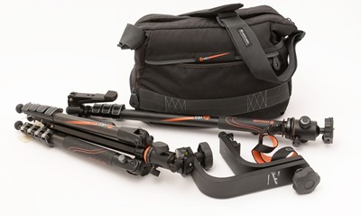 Lot 370 - Photographic equipment.